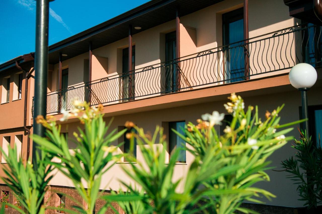 Hotel Пиргуля Miladinowzi Exterior foto